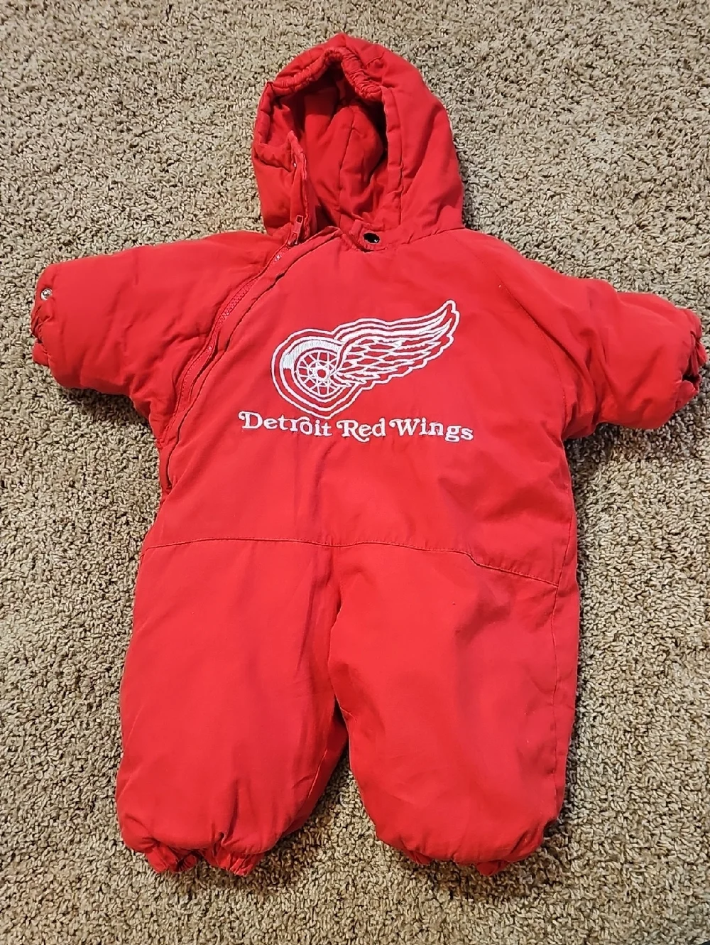 🚨 Detroit Red Wings Red Infant Snowsuit